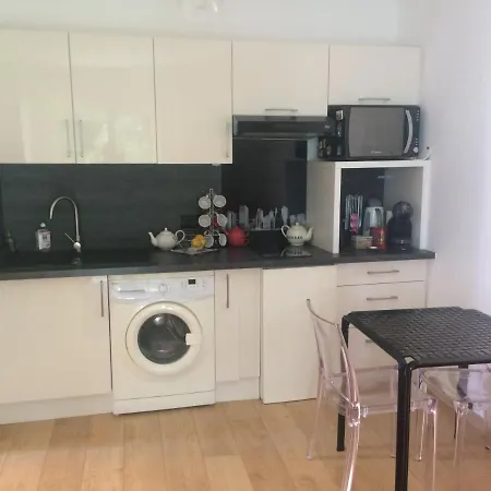 Апартаменты Charmant Studio Lumineux Avec Veranda & Parking Au Coeur De Bastia Бастия